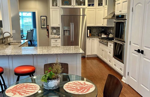 East Greenwich Casa | Stunning & Spacious East Greenwich, RI Family Home