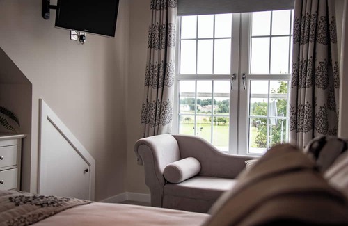 Troon Cabaña | Cosy cottage, with on site amenities, minutes from Royal Troon Golf Club & beach