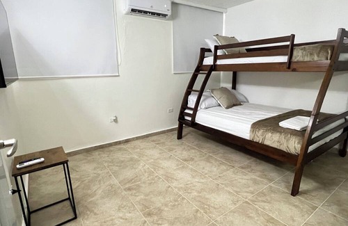 Rio Piedras Casa | Charming 3-bedroom house, pool and 5 min from SJU airport.