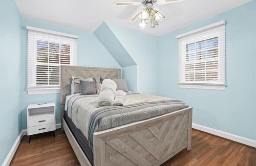Bethesda Casa | Charming 3-bedroom house with AC and WiFi in Bethesda