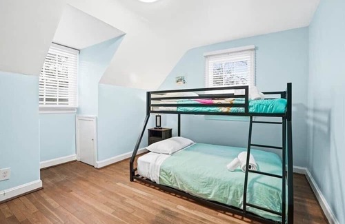 Bethesda Casa | Charming 3-bedroom house with AC and WiFi in Bethesda