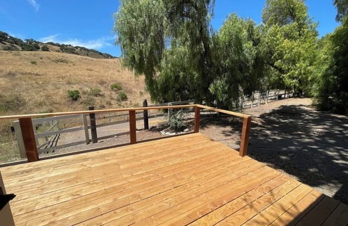Santa Barbara County Cabaña | Charming 2-bedroom loft house with AC and WiFi in Buellton