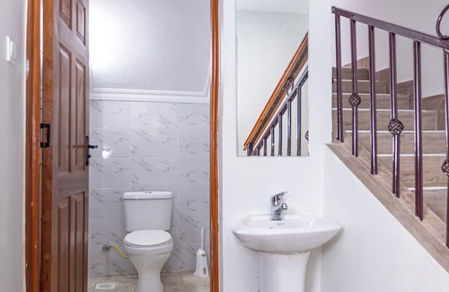 Ruiru Casa | Calm Haven- Cozy 4 Bedroom 4.5 bath in Gated Community