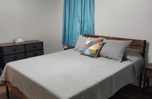 Denham Springs Casa | Simply Stay sleeps up to 8 people and is conveniently located right off the I-12