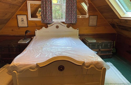 Bucksport Cabina | Rustic cabin on waterfront in Bucksport w/ modern plumbing, views, & privacy.