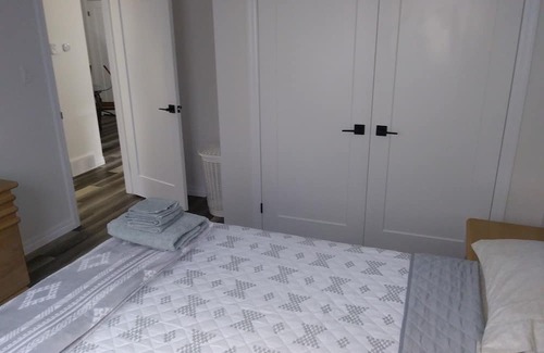 Strathroy Casa | 2 Bedroom - Comfy Space (Main Floor Only)
