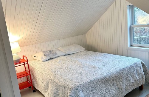 North Hero Cabaña | Pear Tree Cottage - North Hero Waterfront Property