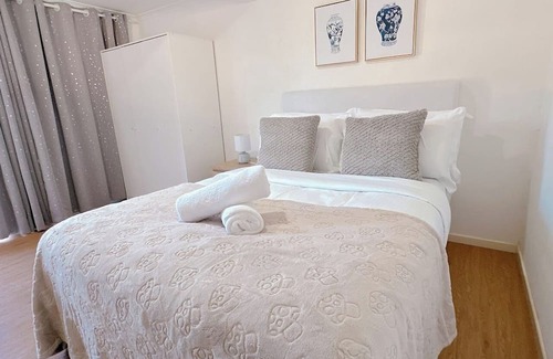 Sunnybank Hills Apartamento | Comfy unit near Garden city Westfield w/Parking