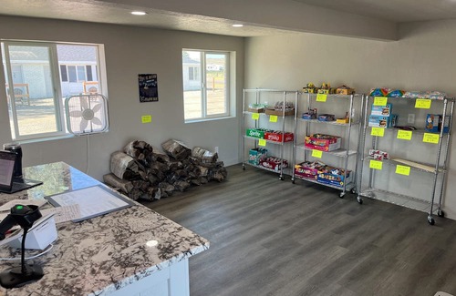 Panguitch Alquiler De RV | Glamping bunkhouse, located minutes from Bryce Canyon national Park