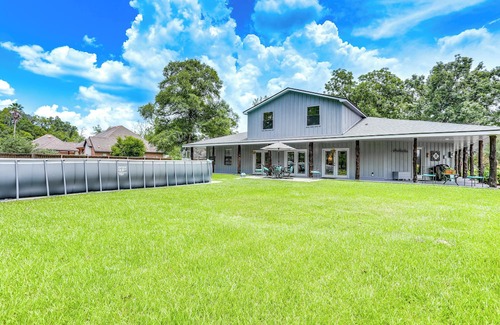 Burnside Casa | Group Getaway in Gonzales ~ 25 Mi to Baton Rouge!