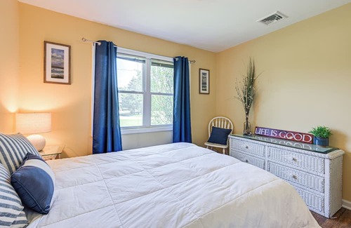 Remsenburg Casa | Hamptons Retreat w/Private Dock, Kayak & Canoe!
