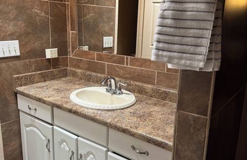 Pebble Hills Park Casa | Delightful 3200 sqft 5-bedroom house in El Paso with WiFi, spacious to comfort.