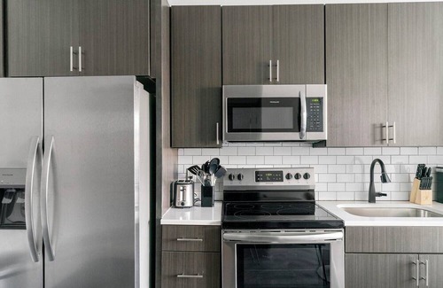 Richmond Apartamento | Barsala l Fully furnished studio close to Richmond's Arts District