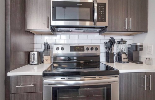 Richmond Apartamento | Barsala l Professionally-cleaned condo downtown, fast Wi-Fi