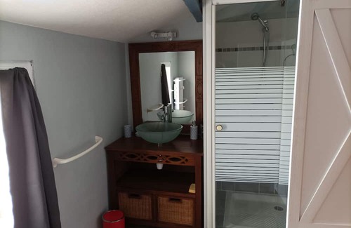 Sainte-Radegonde-des-Noyers Cabaña | Gîte Pop/rock - 4 Personnes - Piscine Partagée - Sud Vendée