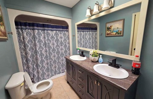 Westshore Estates Casa | Charming 3-bedroom house in enchanting Vernon with AC, WiFi