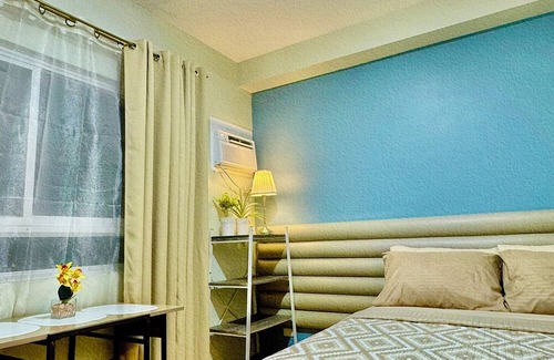 Lahug Condominio | Cozy Studio condo in charming Cebu City with WiFi, AC, near IT Park