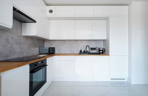 Lodz Apartamento | Wróblewskiego Apt - Balcony, Parking, Workspace - by Rentujemy
