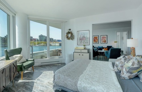 Inner Harbour Condominio | Harbour View Executive Suite – Unparalleled Views in Victoria!
