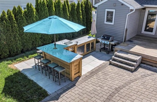 Manasquan Casa | Charming 4 Bedroom House with Pool and tropical backyard Oasis