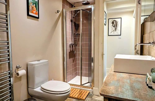 Archway Apartamento | Modern Well Presented Apartment with Garden