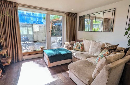 Archway Apartamento | Modern Well Presented Apartment with Garden