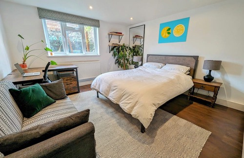 Archway Apartamento | Modern Well Presented Apartment with Garden