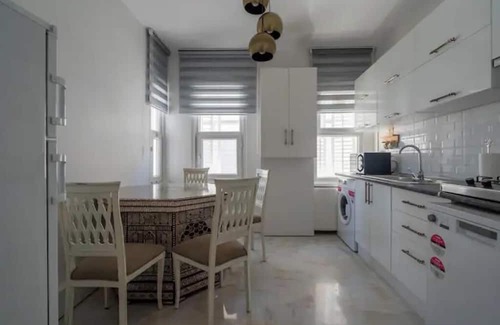 Adalar Apartamento | Luxury palace house 2+1, Magnificent sea view