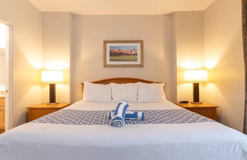 Baristo Complejo | Luxury two bedroom and two bathroom unit with full amenities