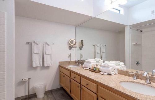 Baristo Complejo | Luxury two bedroom and two bathroom unit with full amenities