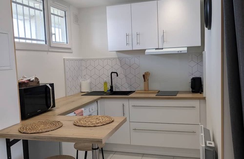 Tarbes Apartamento | Luminous studio with cosy charm, quiet location near town center