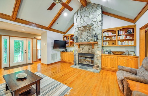 Marietta Casa | Riverfront Retreat: 1 Mi to Jones Gap State Park!