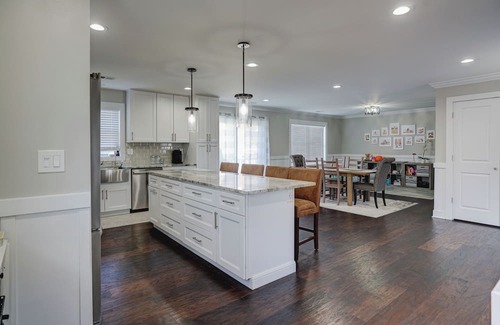 Morgan Casa | 4-bedroom House with Ocean View near NYC Train, Ferry, Waterfront with WiFi, AC