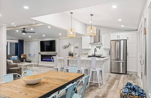 Cormierville Chalet De Esquí | Cozy and Modern Oceanview Cottage with hot Tub