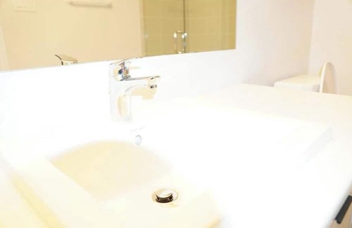 Chapel Hill South Casa | Clean, beautiful and spacious home close to gyms, malls and restaurants