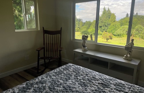 Scappoose Casa | Charming 3-bedroom house on 5 acres with WiFi and AC in delightful Scappoose