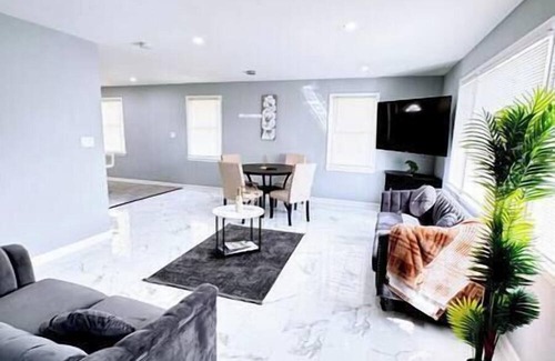 Landover Casa | Class by DC, FedEx field, UMD and Six Flag