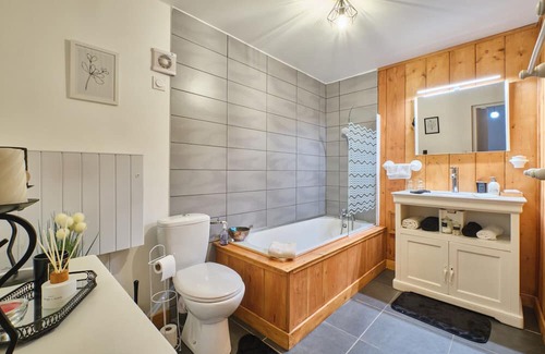 Saint-Martin-en-Vercors Apartamento | Apartment 'Gte Edelweiss' with Mountain View, Private Terrace and Wi-Fi
