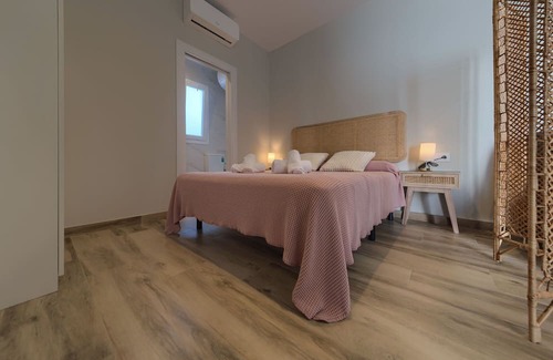 Chiclana de la Frontera Complejo | Property In A Holiday Village 'Villa Pinar Del Novo' with Private Pool, Wi-Fi and Air Conditioning