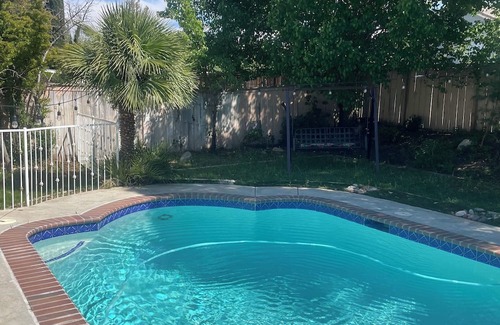Palmdale Casa | Charming 3-bedroom house in terrific Palmdale with WiFi, AC