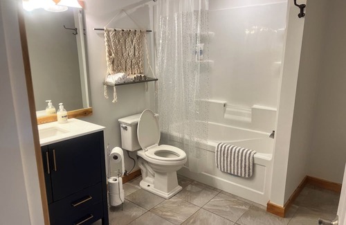 Winfield Casa | Cozy Guest Suite in Lake Country BC - Beautiful view, Convenient location.
