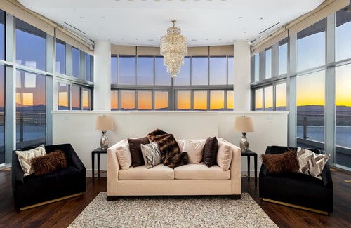 Las Vegas Condominio | $20 Million Entire 59th Floor VEGAS Palms VILLA