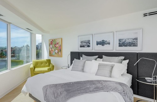 Inner Harbour Condominio | Best View of Victoria! – Views, Views, Views!