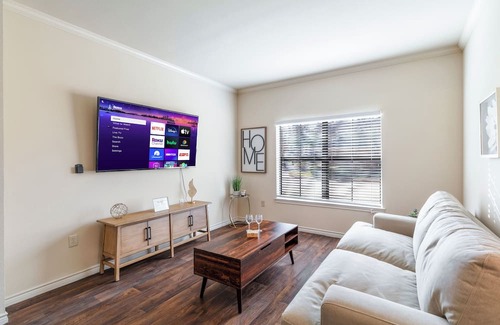 South Arlington Apartamento | Charming 1-bedroom apartment with WiFi and fitness room By ATT/6Flags/TexasLive!