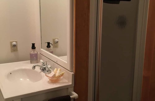 Lodi Cama Y Desayuno | Private Room in B&B on Seneca Lake Wine Trail