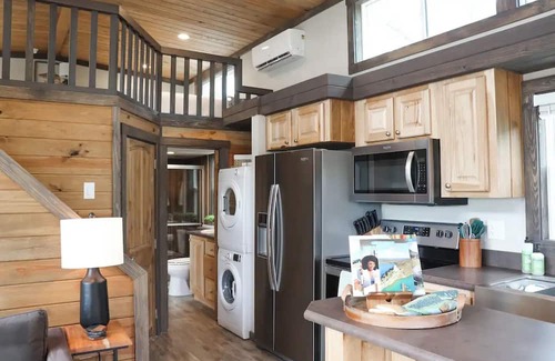 Clayton Cabina | New Tiny Home! Expansive Deck with Lake & Mtn Views!