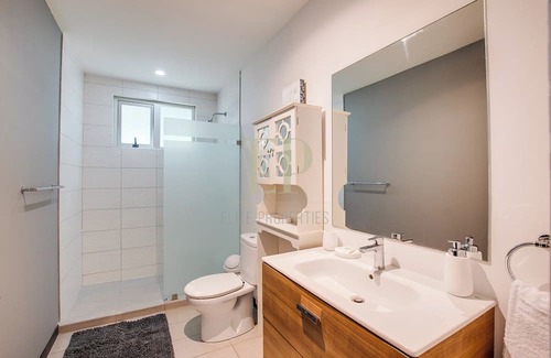 Santa Ana Apartamento | Luxurious 2-bedroom apartment with WiFi, AC in Lindora, Santa Ana
