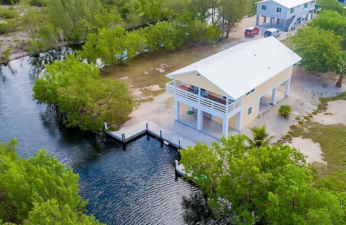 Port Pine Heights Casa | Open Water Access canal home, large kitchen, WIFI, central AC