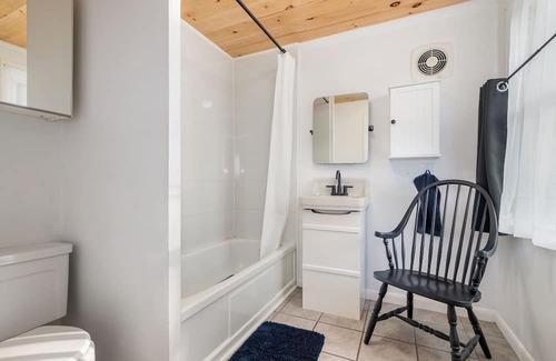 Summit Chalet De Esquí | Serene 4-bedroom chalet in Summit at 2100 feet elevation with mountain views
