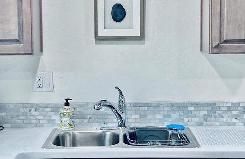 Farmington Casa | Relax & Unwind - Newly Remodeled Home - Private Backyard and Covered Patio.